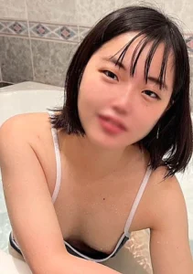 FC2PPV-4583755 I can’t stop being excited by the baby-faced, black-haired, innocent [18-year-old] Yui-chan in a school swimsuit and her pure, obedient eyes!